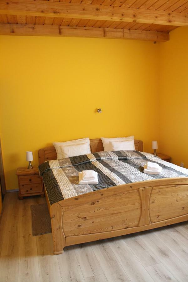Guest house Kedvenc Vendeghaz *